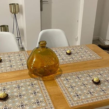 Comme Un Air De Provence A Blois Apartment Bagian luar foto