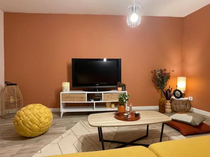Comme Un Air De Provence A Blois Apartment Bagian luar foto